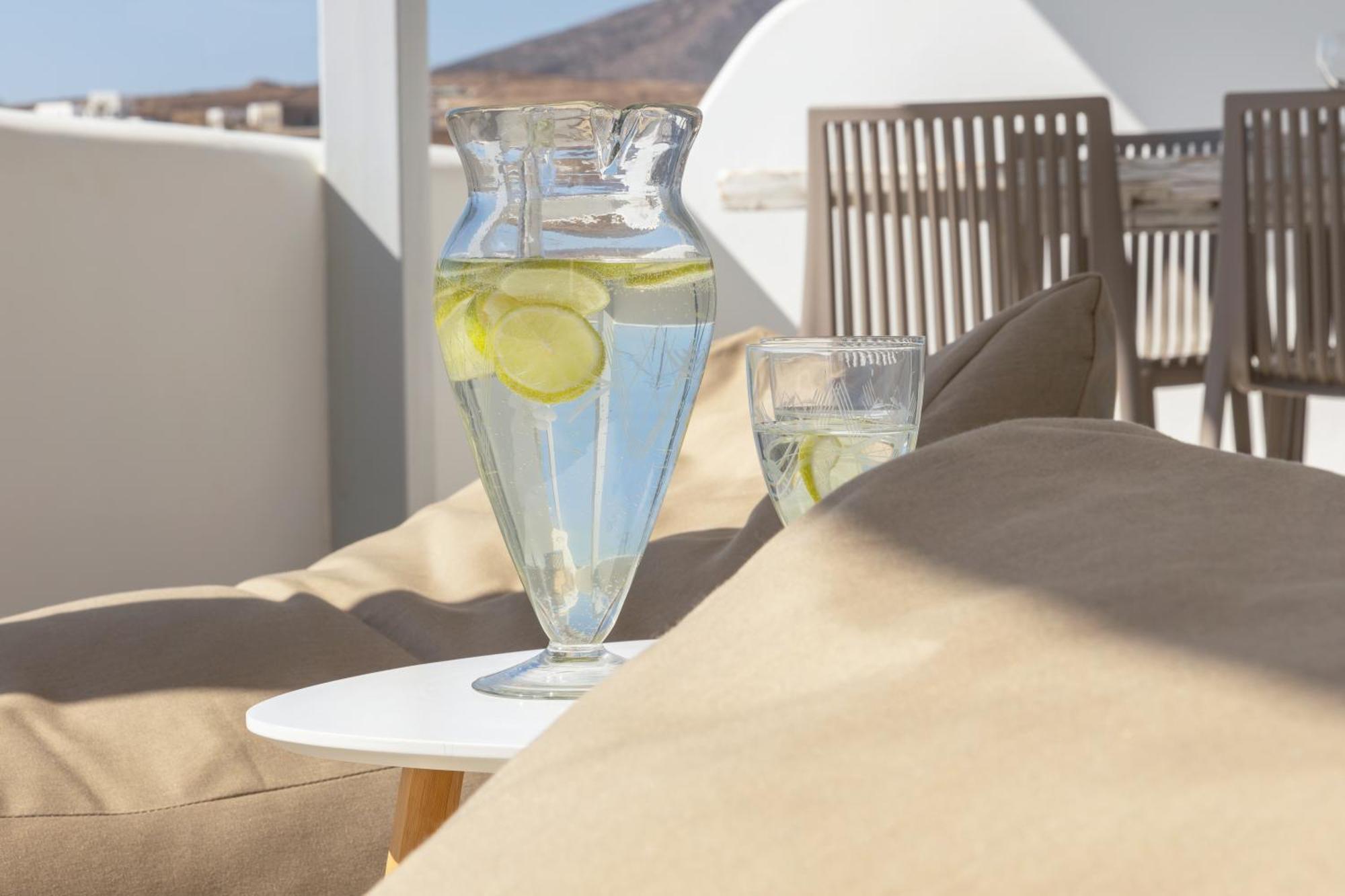 Paros Melodia Apartments Logaras Eksteriør bilde